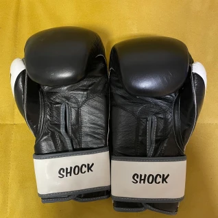 Боксерские перчатки профессиональные
