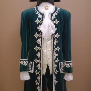 Мужской исторический костюм барокко из бархата цвета малахит