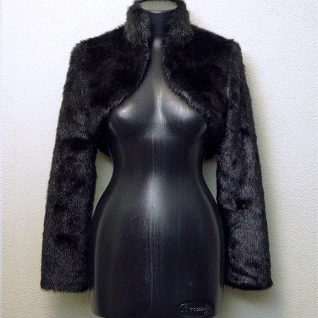 Черная меховая шубка