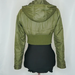 Укороченная куртка милитари