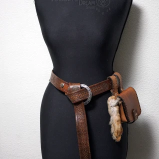 Пояс на кольце с тиснением