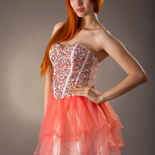 Коктейльное платье с открытыми плечами и с пышной юбкой американского бренда Night Way.