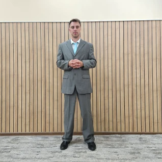 Костюм деловой мужской серый