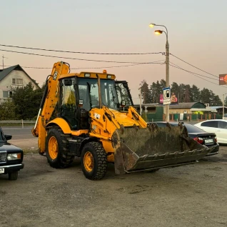 Экскаватор-погрузчик JCB