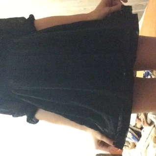 Чёрное платье с рукавами