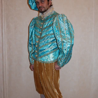 КОСТЮМ МАРКИЗА, ПРИНЦА