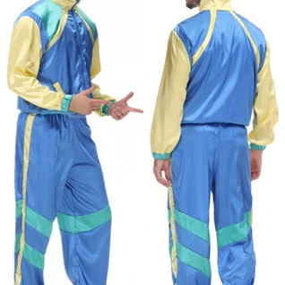 Спортивный мужской костюм