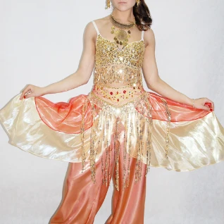 ВОСТОЧНАЯ КРАСАВИЦА ИЛЛАРИЯ