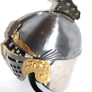 ШЛЕМЫ АНТИЧНЫХ ВОИНОВ