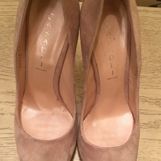 Эффектные туфли с прозрачным каблуком Casadei 