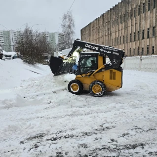 Минипогрузчик John Deere 318D