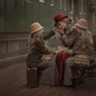 Детские пальто для девочки в стиле «ретро»