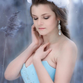 Украшение из перьев