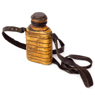 Фляжка обтянутая кожей