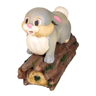 Зайчик на бревне