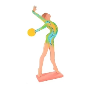 Балерина с мячом