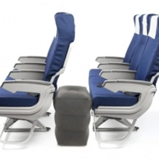 Подушка в ноги для самолета