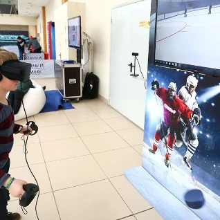 VR хоккей