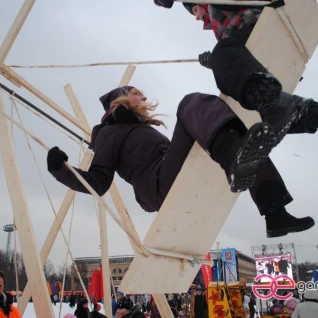 Новогодние Маховые Качели