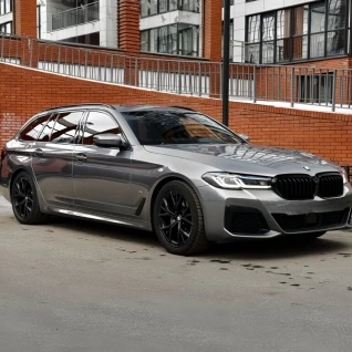 Автомобиль BMW 520D Touring xDrive