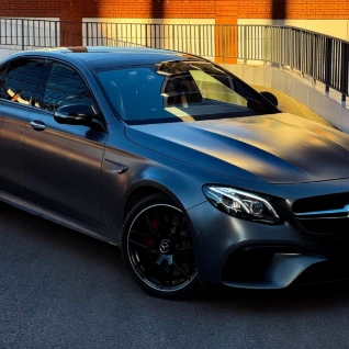 Автомобиль Mercedes-Benz E63S AMG