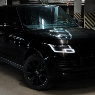 Автомобиль Range Rover