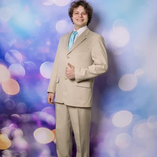 Деловой мужской костюм бежевый