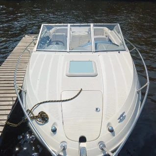 Катер прогулочный с капитаном Bayliner Discovery 192