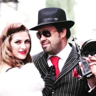 Черный костюм в полоску для Гангстера