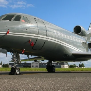 Самолет Falcon 900DX