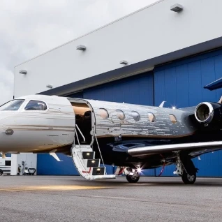 Самолет Embraer Phenom 300E