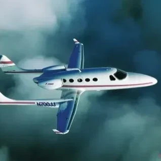 Самолет Adam 700