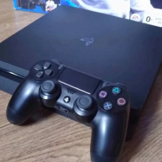 Sony PlayStation 4