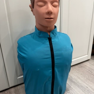 Манекен для обучения СЛР