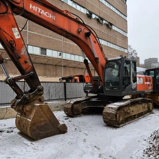 Гусеничный экскаватор Hitachi ZX240H