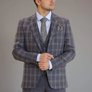 Приталенный мужской костюм тройка MARCO MILANO