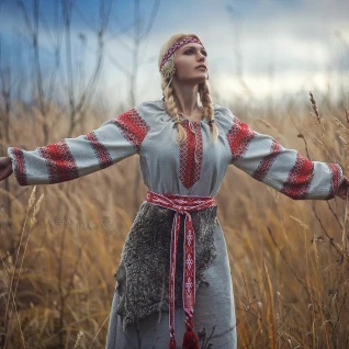 Женский исторический славянский русский национальный костюм Вятичи