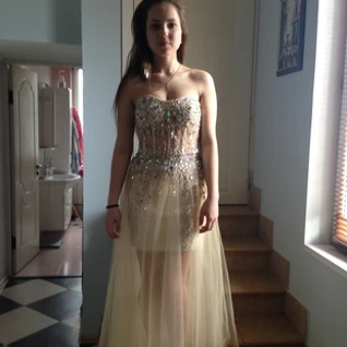 Дизайнерское вечернее платье