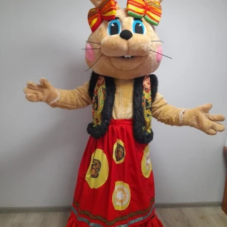 Руся в русском костюме