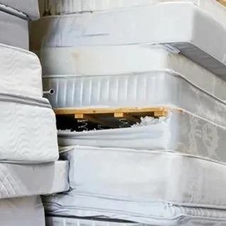 Утилизация ( вывоз ) старого матраса в Казани