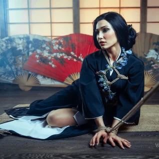 Японский костюм гейши черное шелковое кимоно