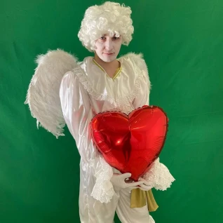 Белый ангел купидон