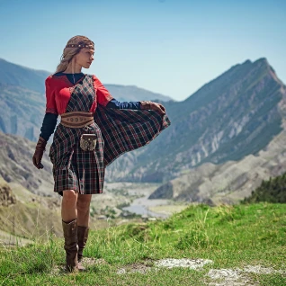 Женский шотландский костюм килт клетка