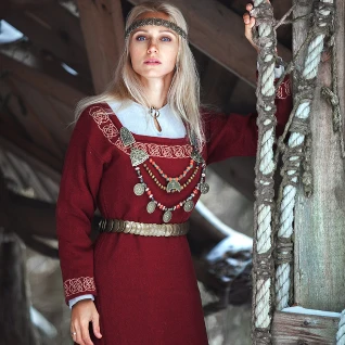 Средневековый славянский  северный костюм викинги