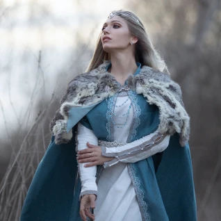 Костюм царицы северной королевы эльфийки северянки викинги