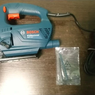Электролобзик Bosch GST 700