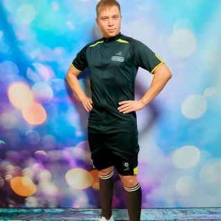Футболист