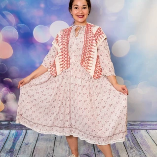 Народный женский костюм