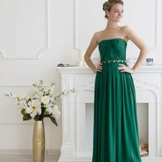 Зеленое вечернее платье