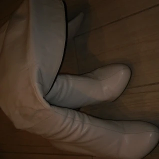 Сапоги белые кожаные свадебные 37 размер